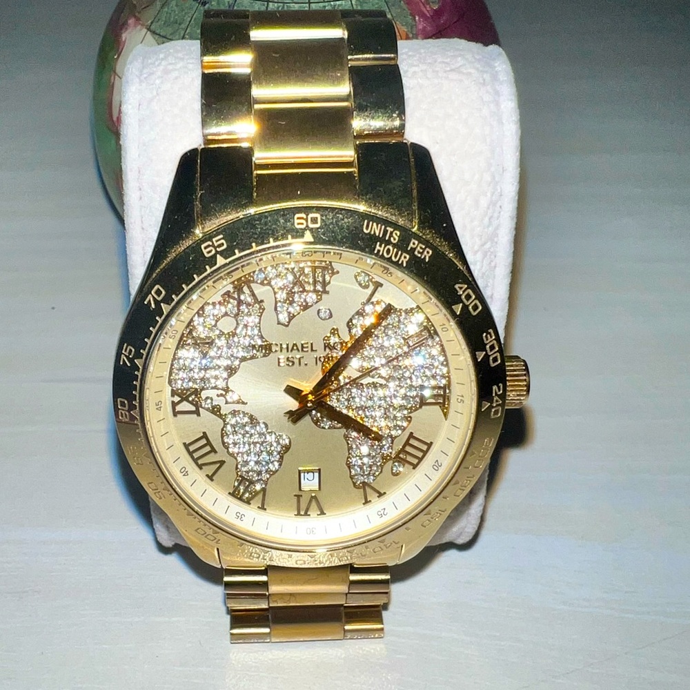 Michael Kors - Gold and Bling